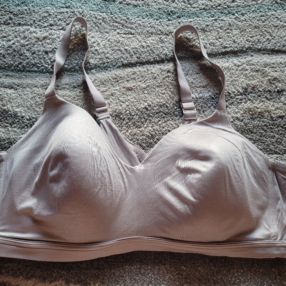 (CACIQUE) - Women's T-shirt fit buttery soft bra 46DD